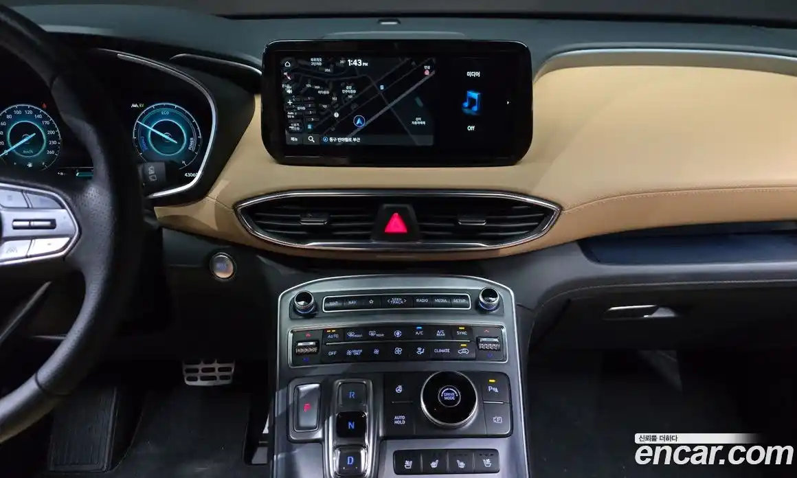 Hyundai Santa Fe 2023 1.6 Автомат в Москве № 928147, фото 14