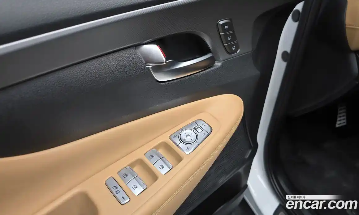 Hyundai Santa Fe 2023 1.6 Автомат в Москве № 928147, фото 16