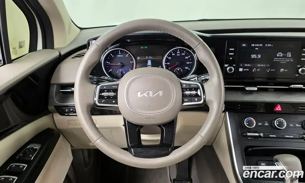 Kia Canival 2023 2.2 Автомат в Москве № 928556, фото 13