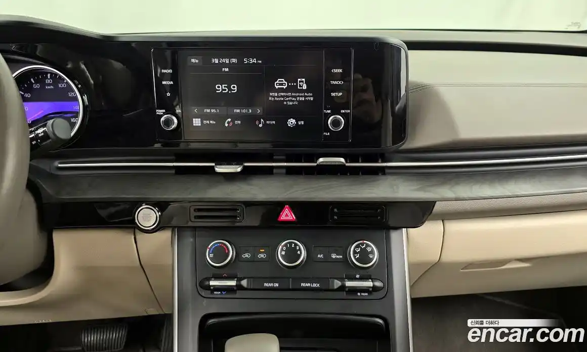 Kia Canival 2023 2.2 Автомат в Москве № 928556, фото 14