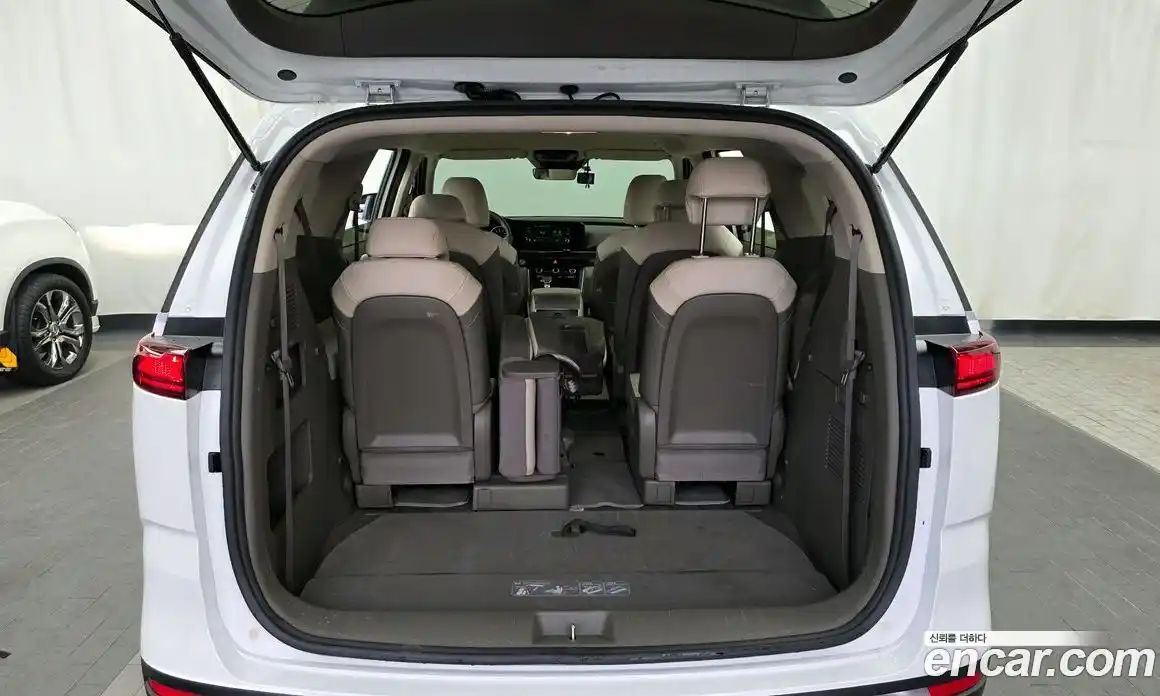 Kia Canival 2023 2.2 Автомат в Москве № 928556, фото 20