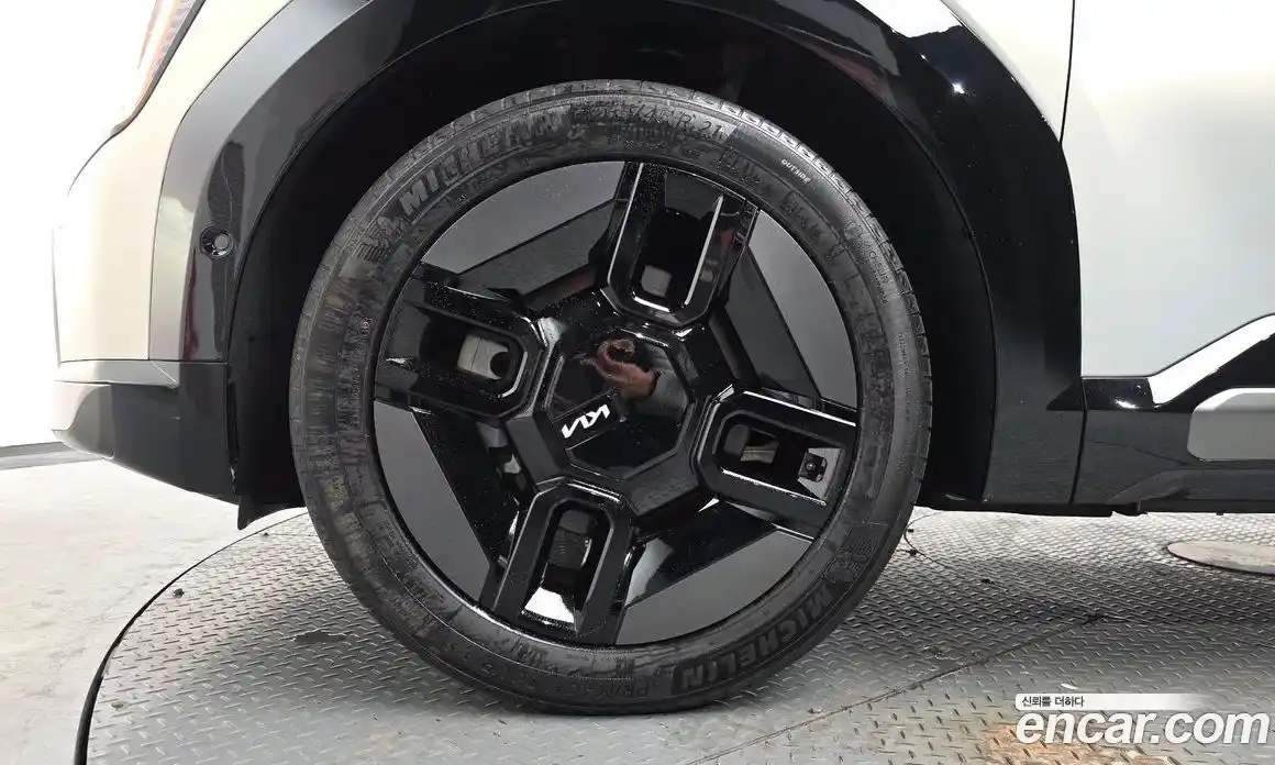 Kia EV9 2023 0.2 Автомат в Москве № 929733, фото 5