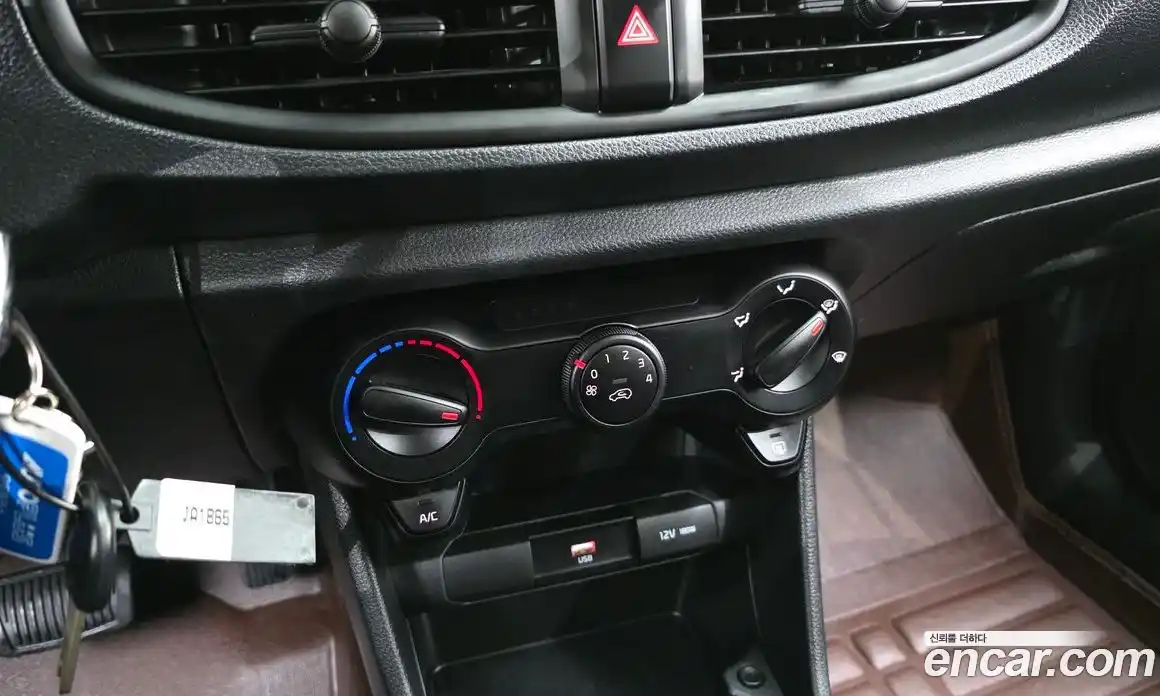 Kia Morning 2022 1.0 Автомат в Москве № 929740, фото 17