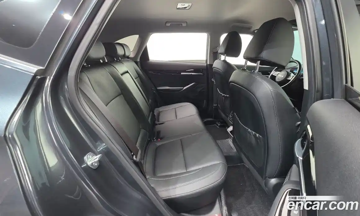 Kia Seltos 2023 2.0 Автомат в Москве № 930095, фото 19