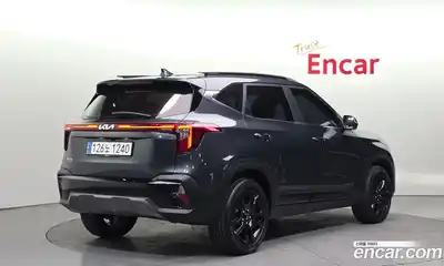 Kia Seltos 2023 2.0 Автомат в Москве № 930095, миниатюра 2