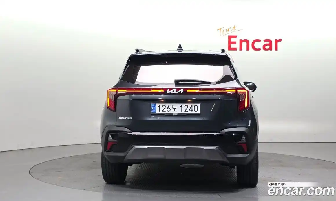 Kia Seltos 2023 2.0 Автомат в Москве № 930095, фото 4