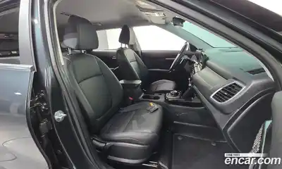 Kia Seltos 2023 2.0 Автомат в Москве № 930095, миниатюра 10