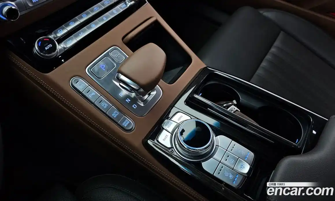 Genesis G90 2019 3.3 Автомат в Москве № 931142, фото 9