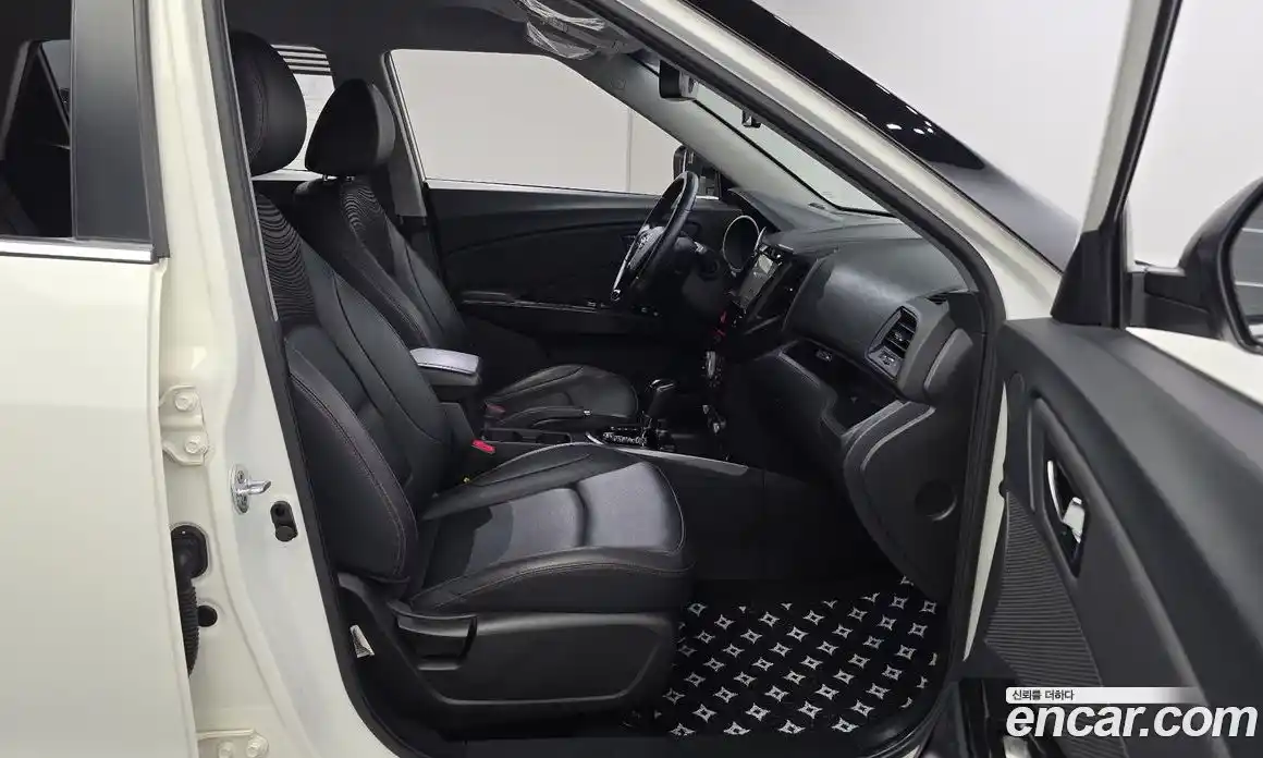 SsangYong TIBOLI 2016 1.6 Автомат в Москве № 932321, фото 12