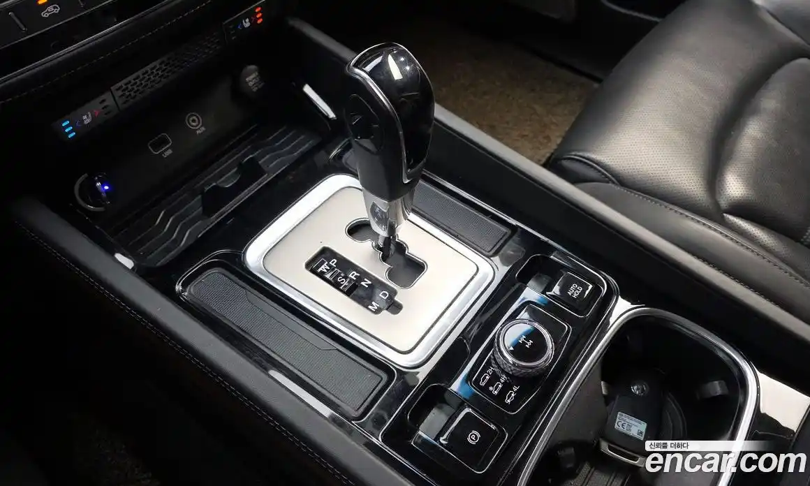 SsangYong Rexton 2017 2.2 Автомат в Москве № 933513, фото 9