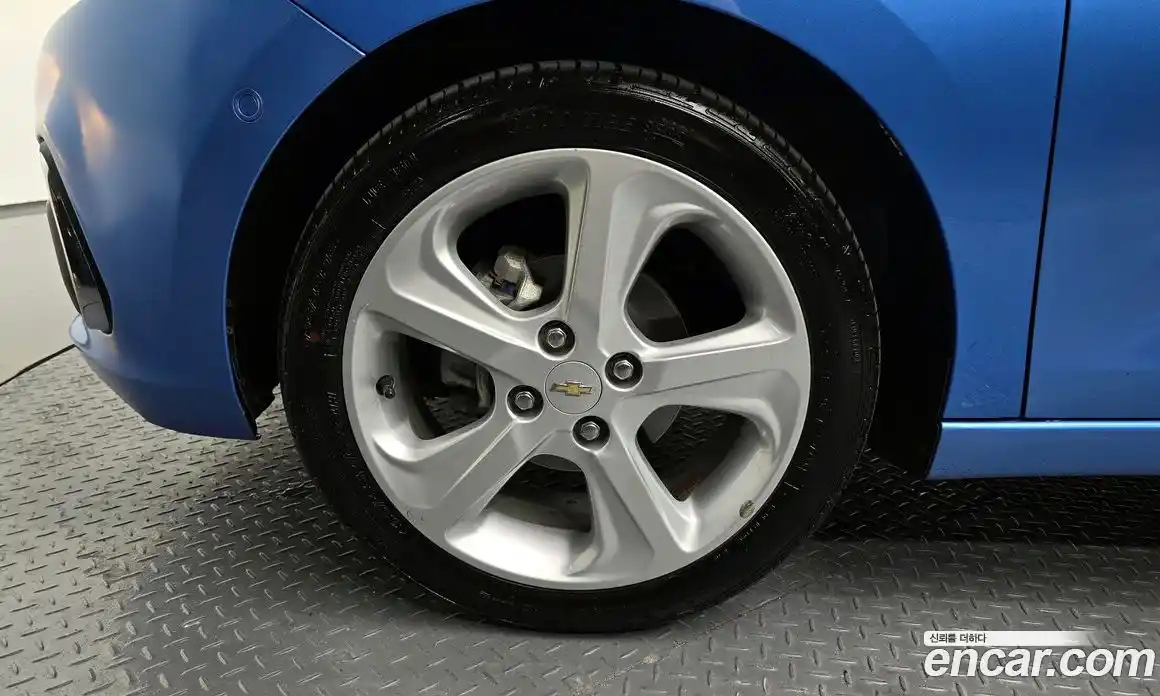 Chevrolet Spark 2016 1.0 гидро в Москве, фото 5