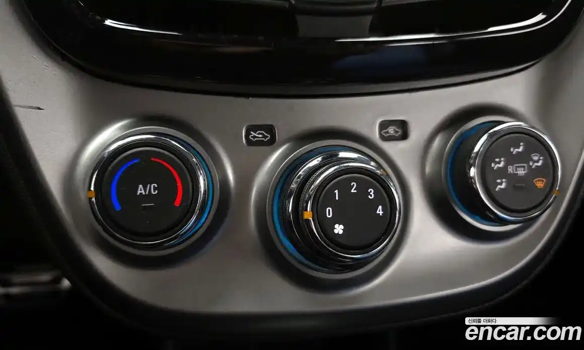 Chevrolet Spark 2015 1.0 Автомат в Москве № 934656, фото 17