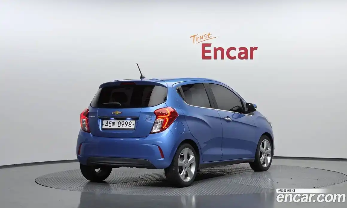 Chevrolet Spark 2015 1.0 Автомат в Москве № 934656, фото 2