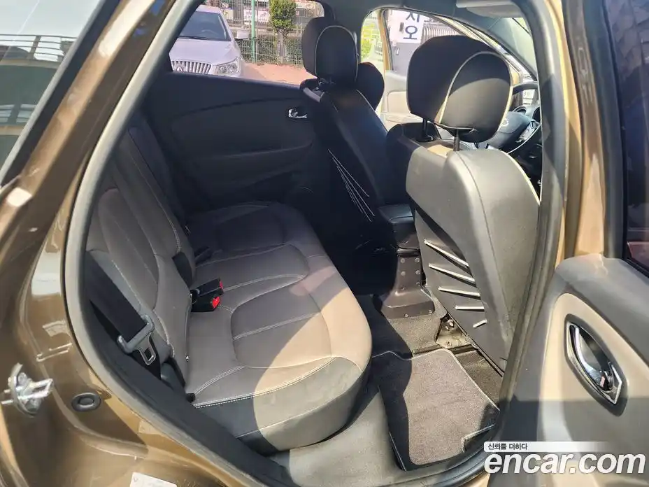 Renault QM3 2016 1.5 Автомат в Москве № 937303, фото 10