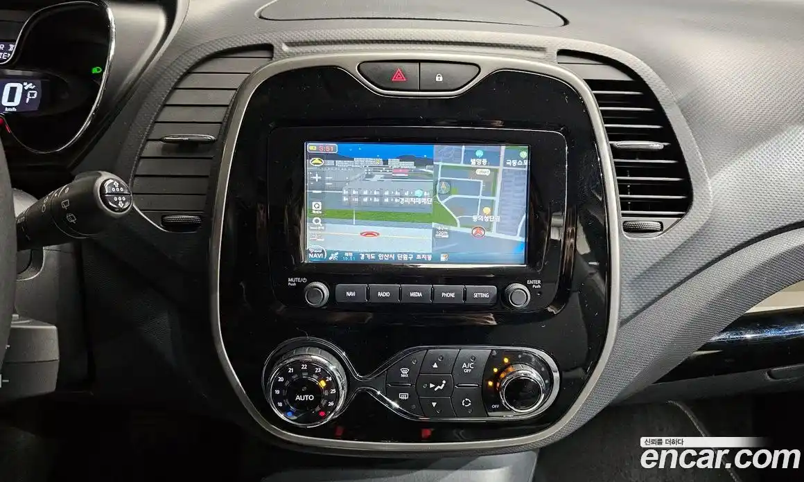 Renault QM3 2016 1.5 Автомат в Москве № 937539, фото 20