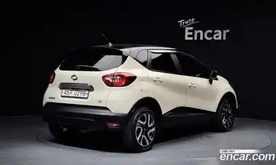 Renault QM3 2016 1.5 Автомат в Москве № 937539, миниатюра 2