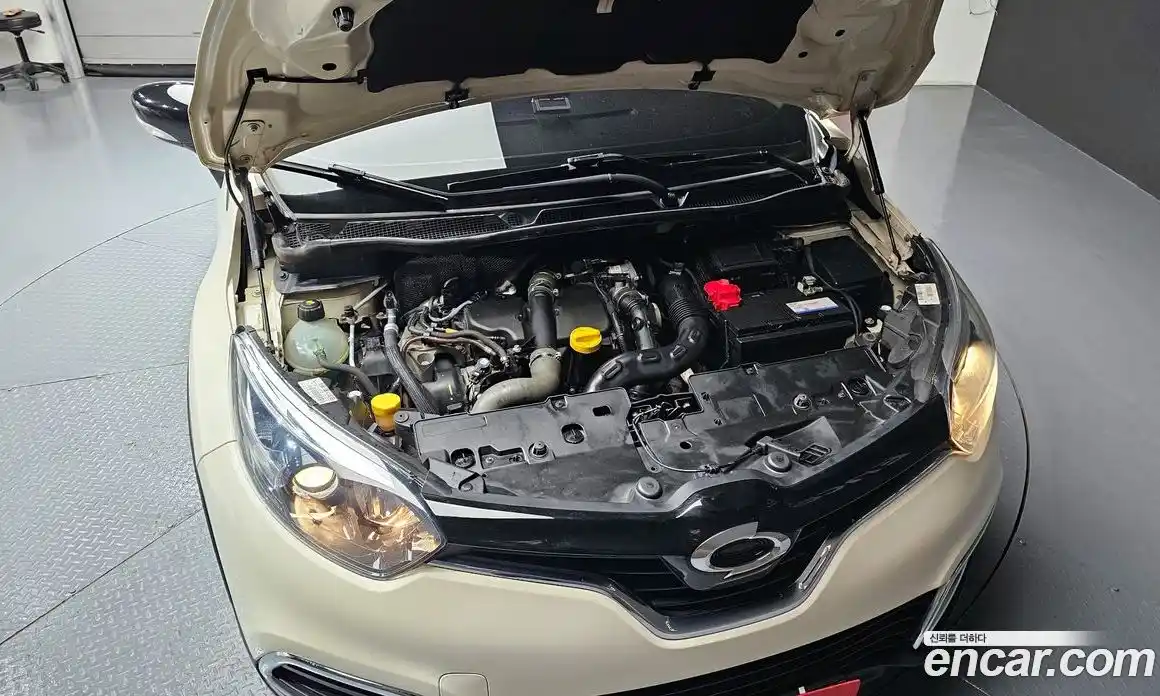 Renault QM3 2016 1.5 Автомат в Москве № 937539, фото 6