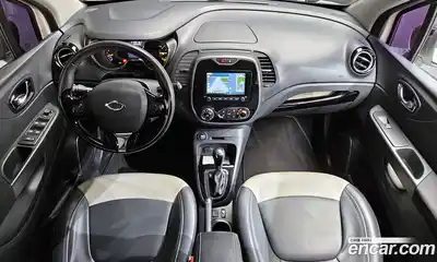 Renault QM3 2016 1.5 Автомат в Москве № 937539, миниатюра 7