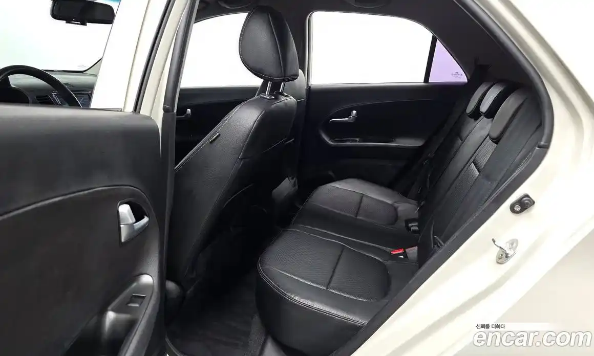 Kia Morning 2013 1.0 Автомат в Москве № 929500, фото 12