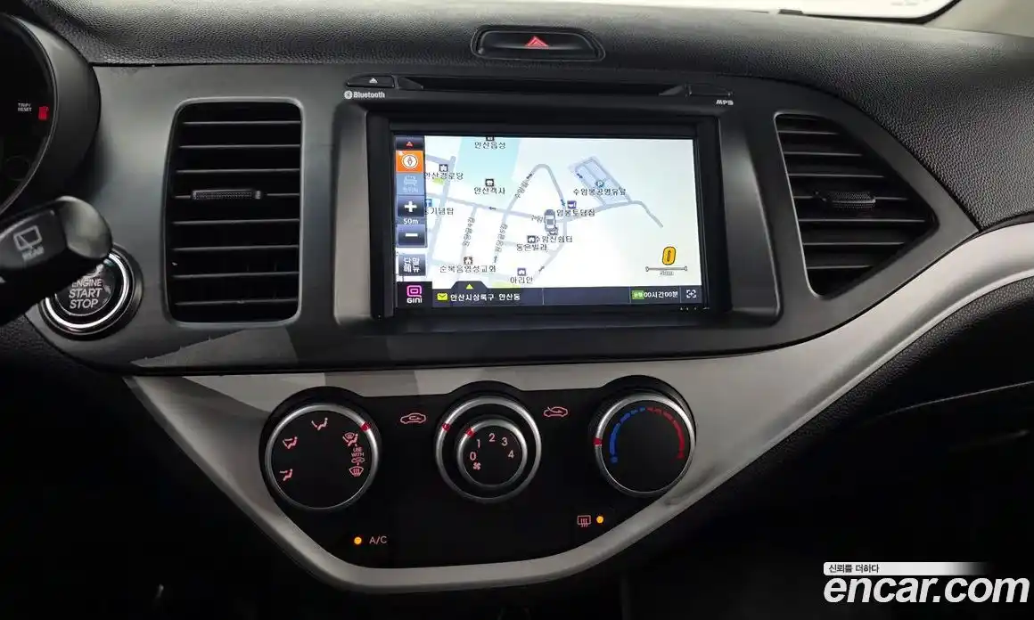 Kia Morning 2013 1.0 Автомат в Москве № 929500, фото 14