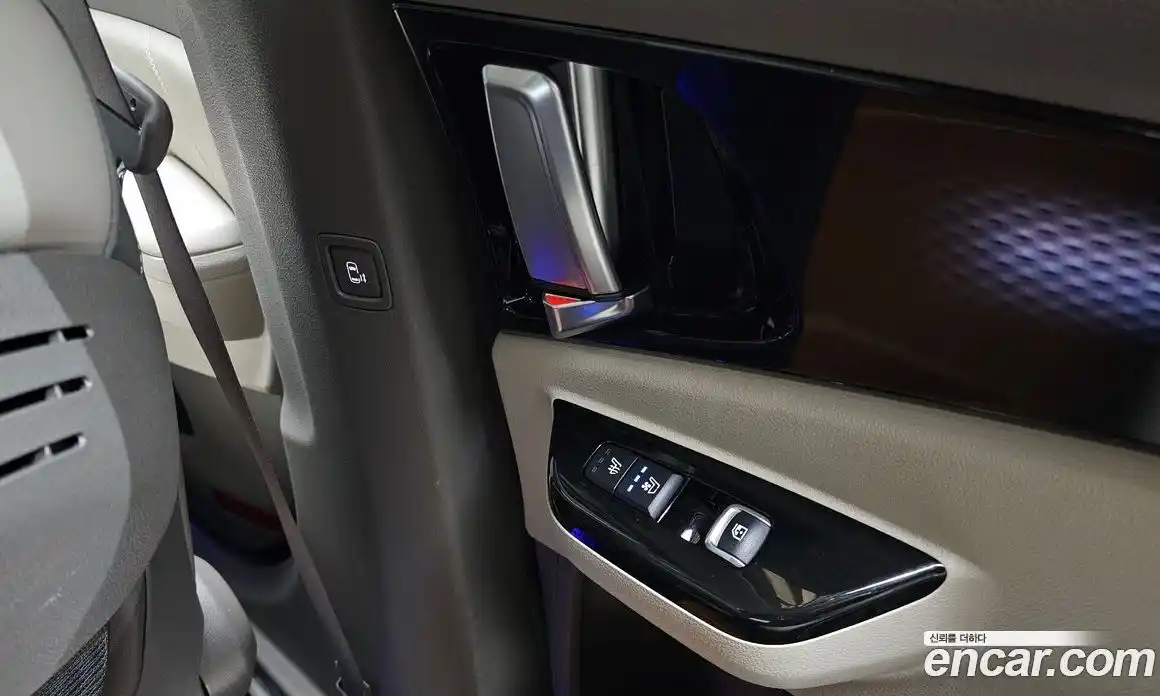 Kia Canival 2022 3.5 Автомат в Москве № 929570, фото 17