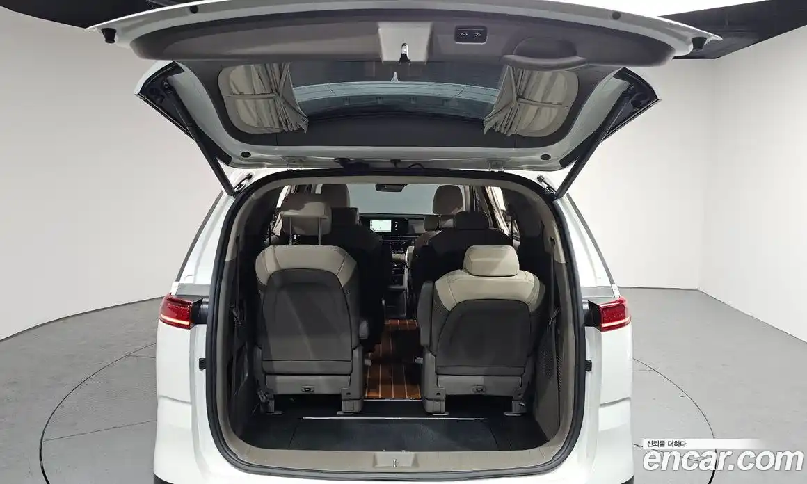 Kia Canival 2022 3.5 Автомат в Москве № 929570, фото 20