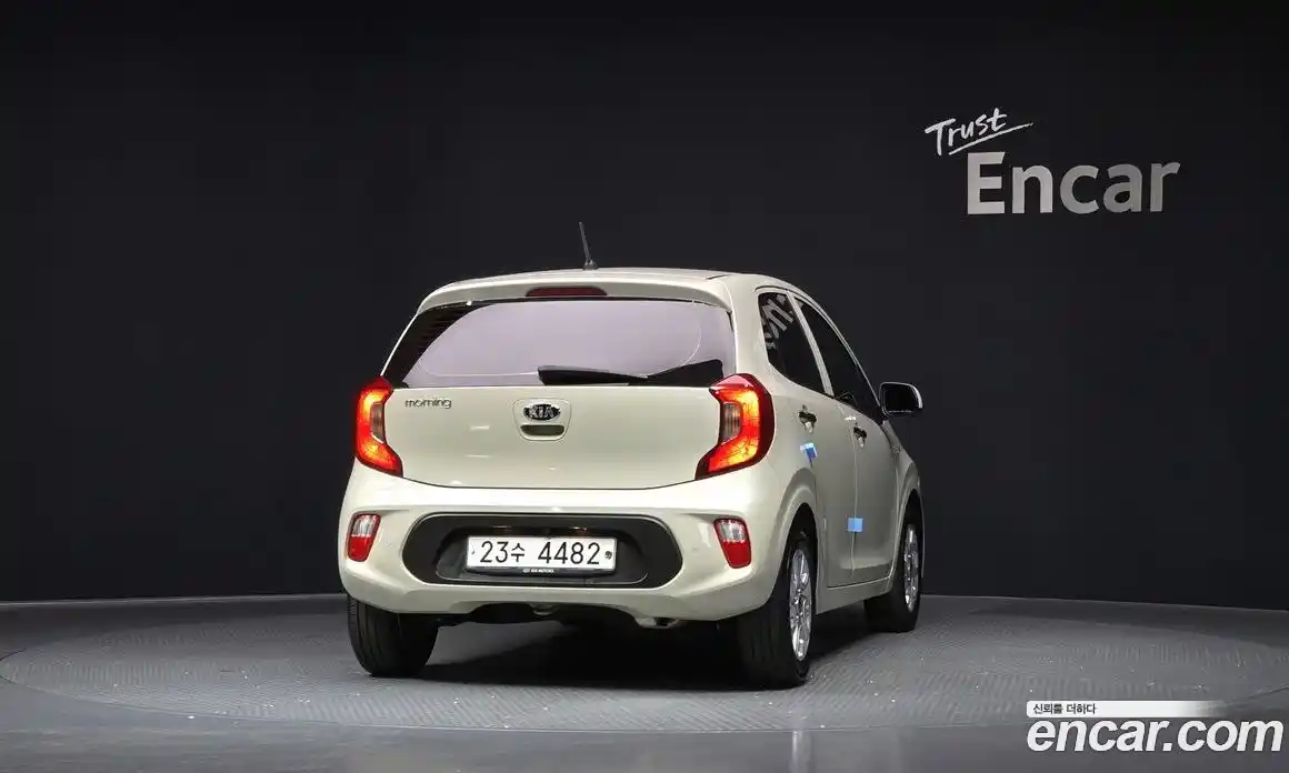 Kia Morning 2018 1.0 Автомат в Москве № 929966, фото 4