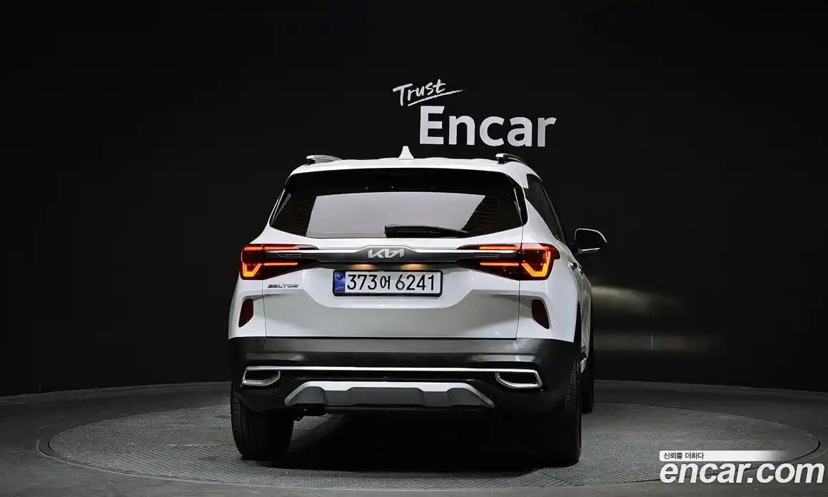 Kia Seltos 2022 1.6 Автомат в Москве № 930023, фото 4