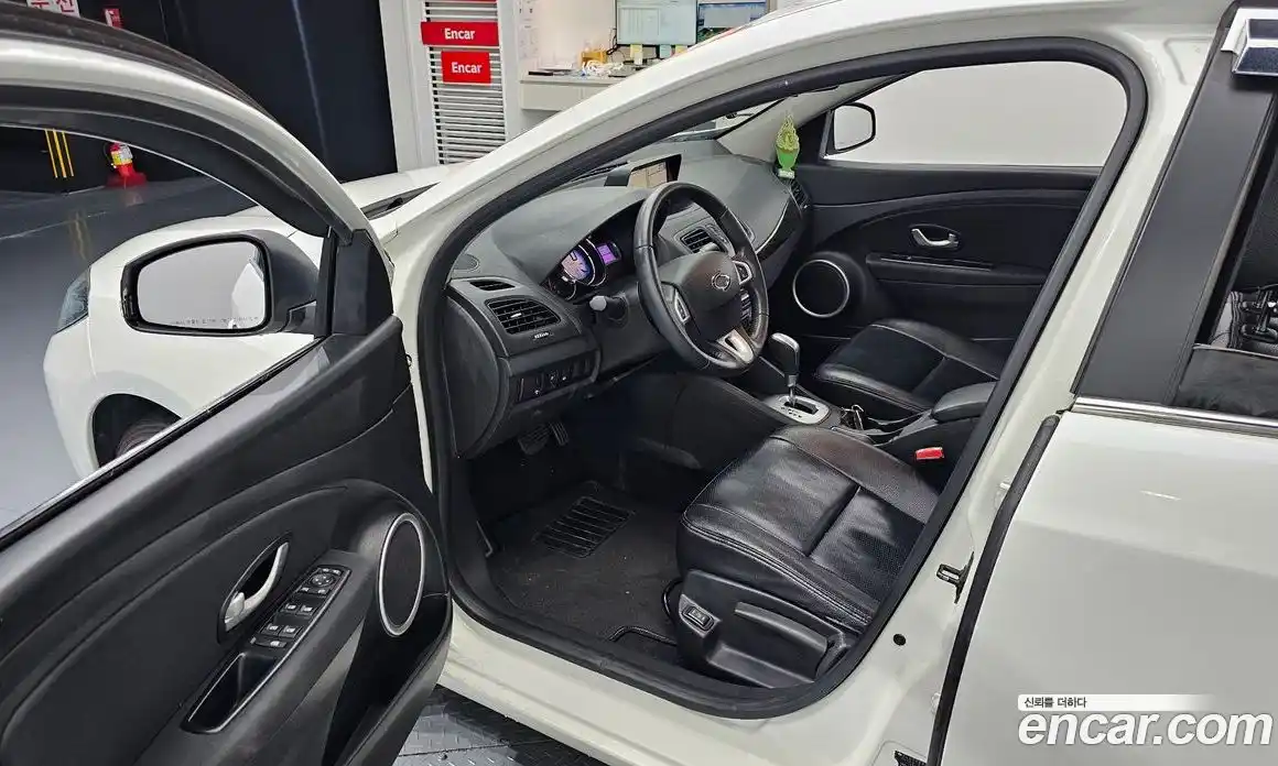 Renault SM3 2013 1.6 Автомат в Москве № 938155, фото 11