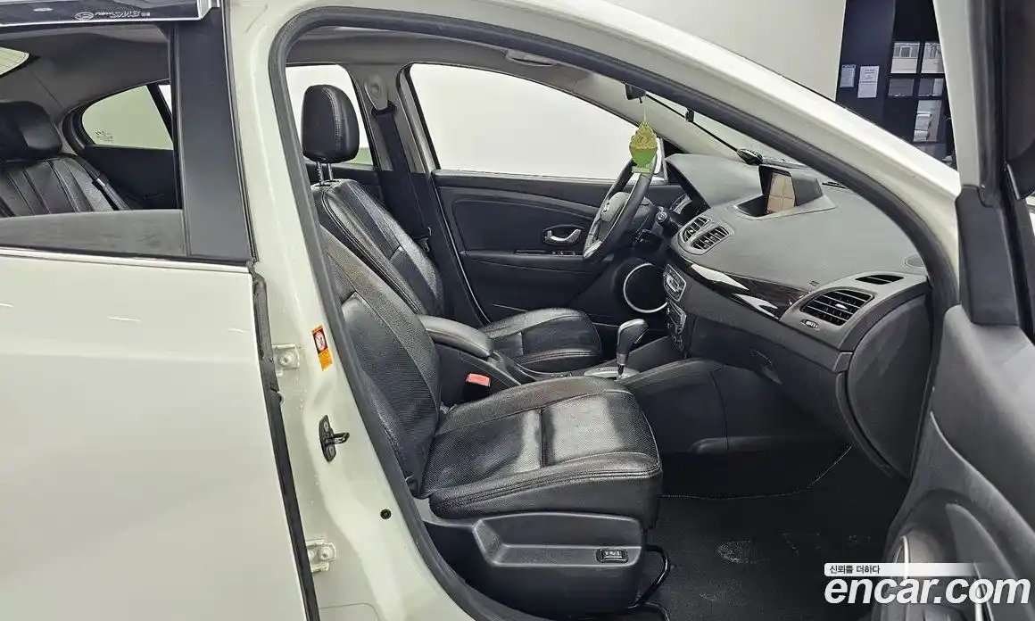 Renault SM3 2013 1.6 Автомат в Москве № 938155, фото 10