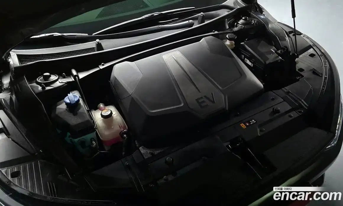 Kia EV6 2023 0.1 Автомат в Москве № 929607, фото 6