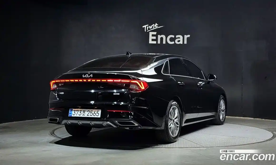 Kia K5 2023 2.0 Автомат в Москве № 929181, фото 2