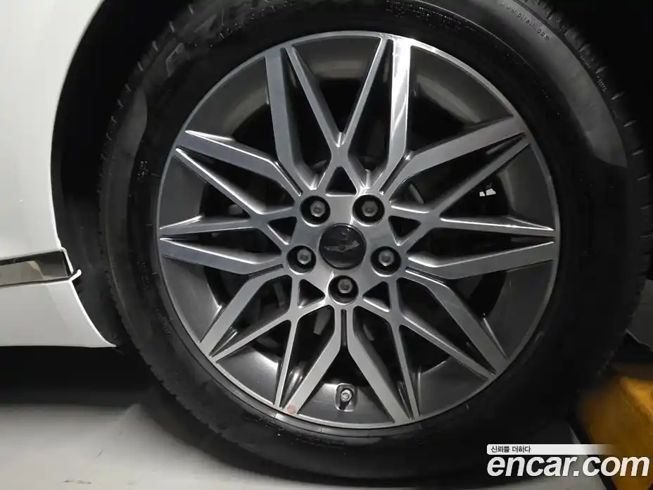 Genesis G80 2024 2.5 Автомат в Москве № 930364, фото 19