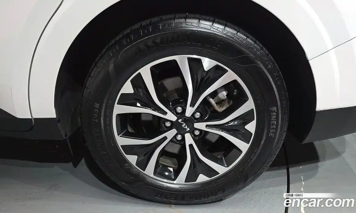 Kia Canival 2023 3.5 Автомат в Москве № 928799, фото 4