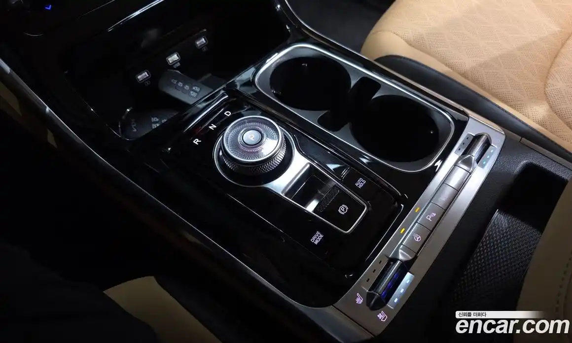 Kia Canival 2023 3.5 Автомат в Москве № 928799, фото 8