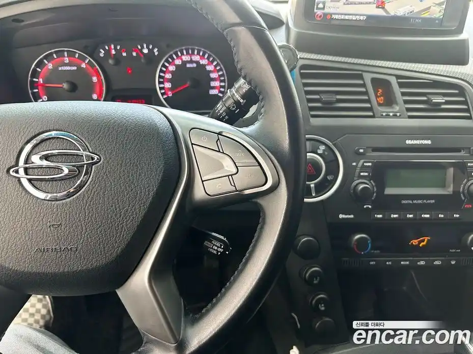 SsangYong Korando 2015 2.0 Автомат в Москве № 932531, фото 11