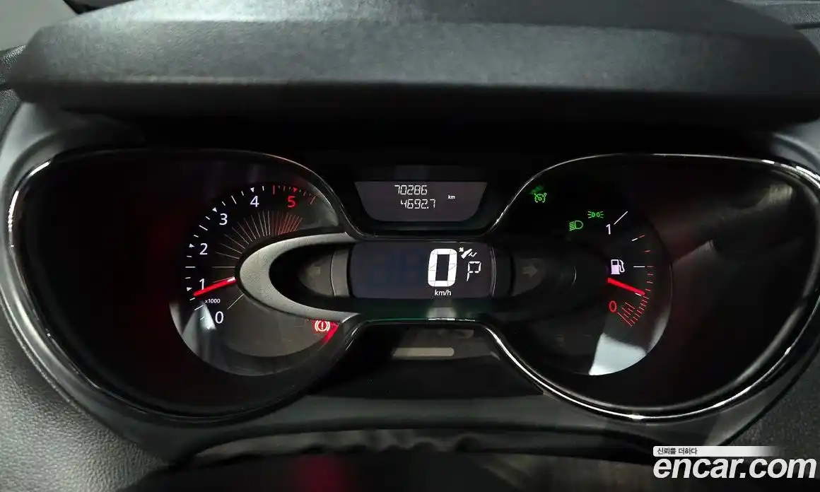 Renault QM3 2017 1.5 гидро в Москве № 138630, фото 8