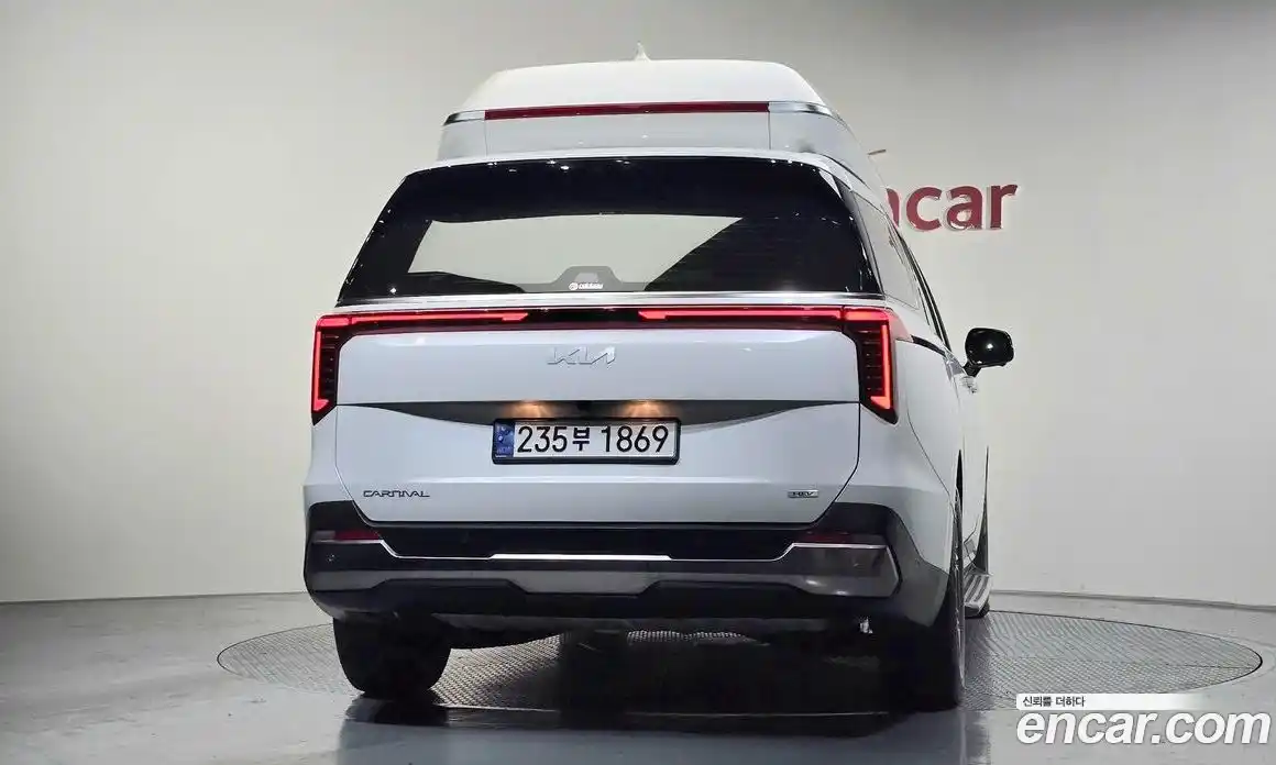 Kia Canival 2024 1.6 гидро в Москве, фото 4