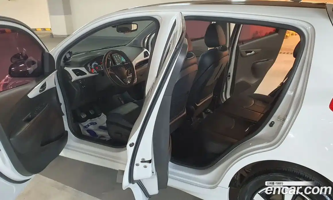 Chevrolet Spark 2016 1.0 Механическая в Москве № 936902, фото 18