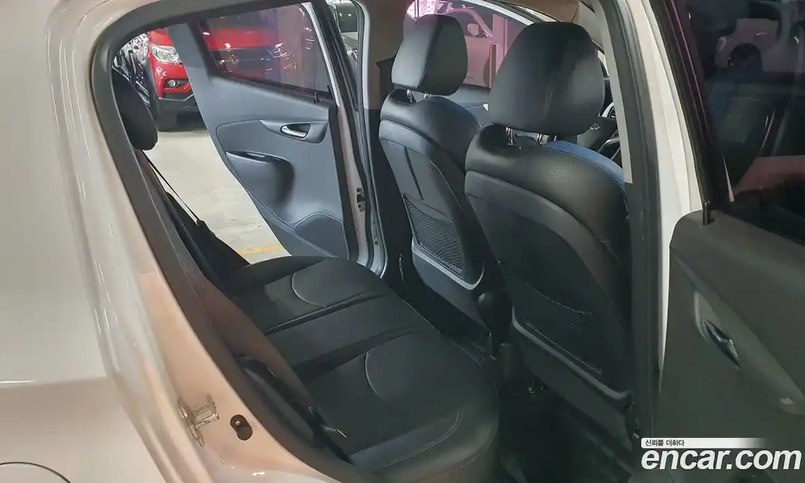 Chevrolet Spark 2016 1.0 Механическая в Москве № 936902, фото 19