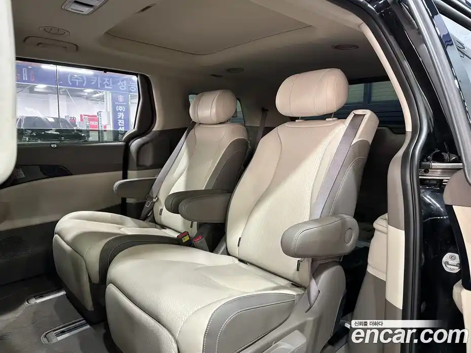 Kia Canival 2024 3.5 Автомат в Москве № 928572, фото 12