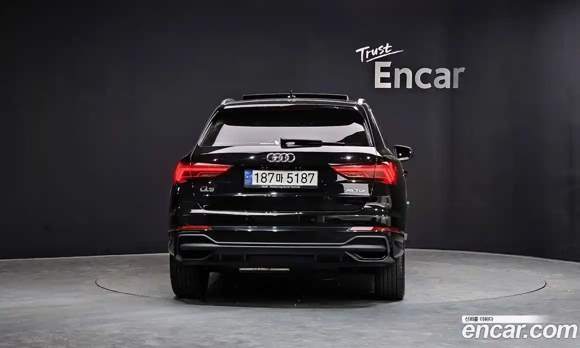 Audi Q3 2023 2.0 Автомат в Москве № 893912, фото 3