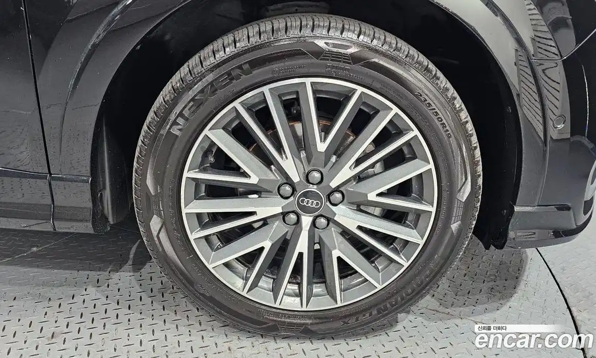 Audi Q3 2023 2.0 Автомат в Москве № 893912, фото 4