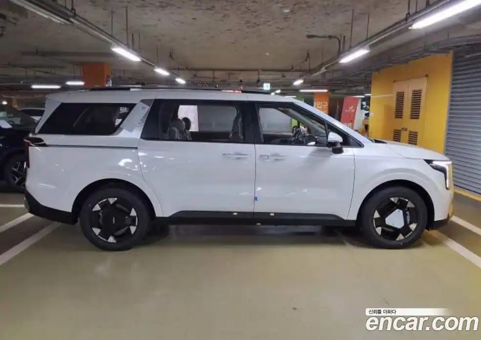 Kia Canival 2026 1.6 Автомат в Москве № 815518, фото 12