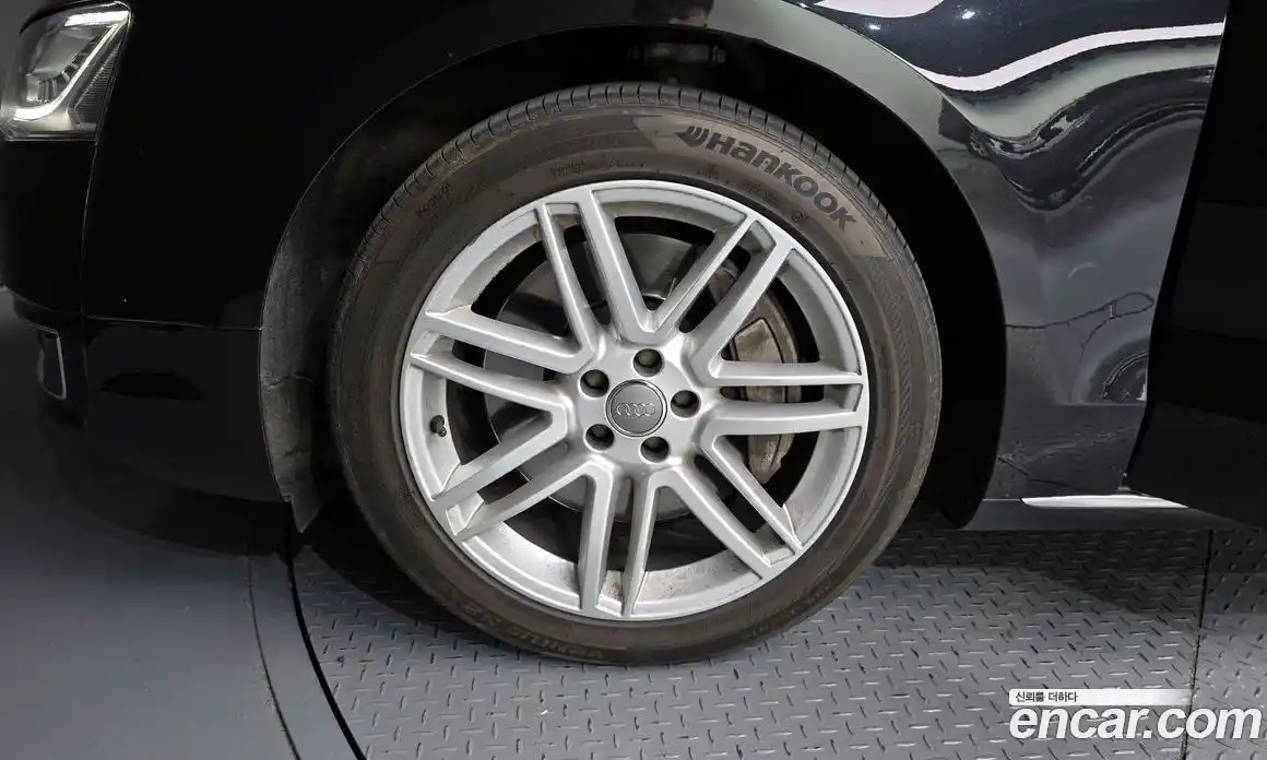 Audi A8 2015 4.1 Автомат в Москве № 860065, фото 5