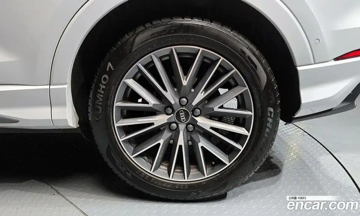 Audi Q3 2023 2.0 Автомат в Москве № 893928, фото 5