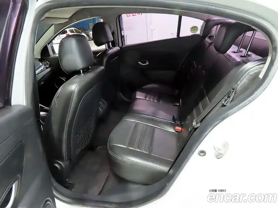 Renault SM3 2017 гидро в Москве № 206144, фото 14