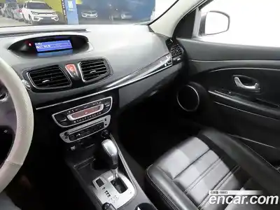 Renault SM3 2017 гидро в Москве № 206144, миниатюра 9