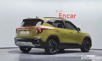 Kia Seltos 2022 1.6 Автомат в Москве № 930158, миниатюра 2