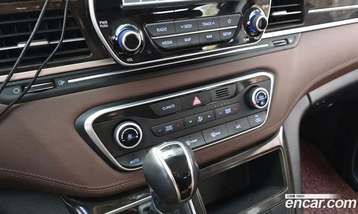 Hyundai Starex 2018 2.5 Автомат в Москве № 927606, фото 17